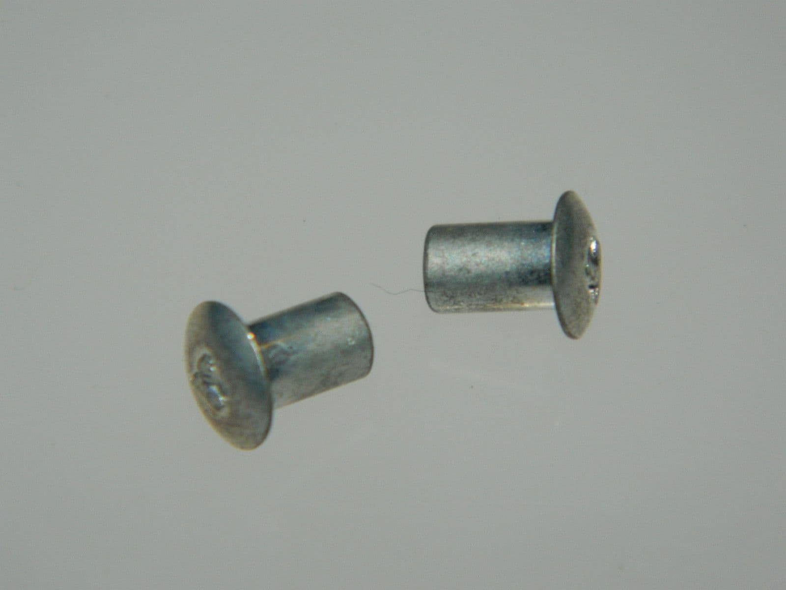 100 x Solid Rivet 5/32